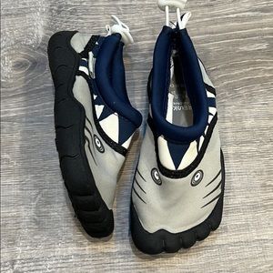 Toddler water shoes